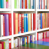 Boekenkast met bibliotheekboeken